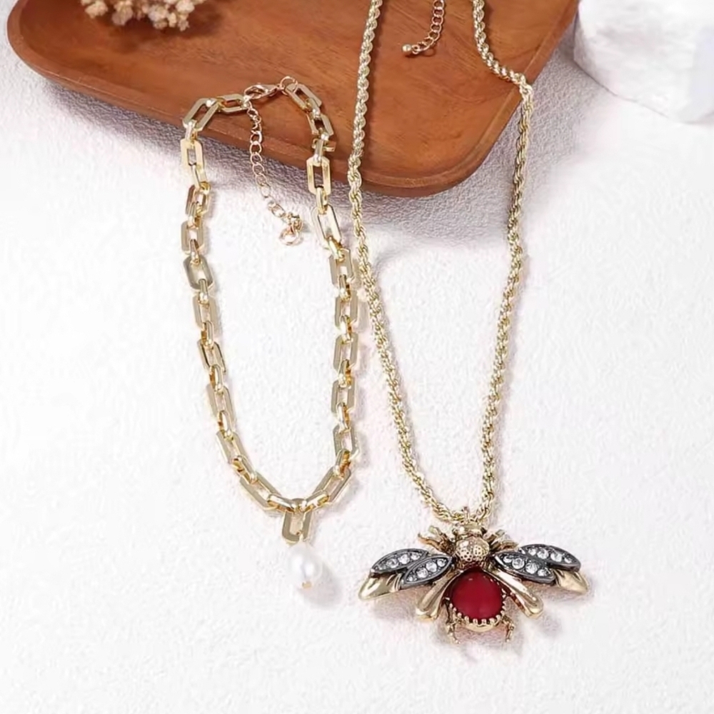 Gold and Red Bee🐝 Pendant Necklace - Picture 4 of 5